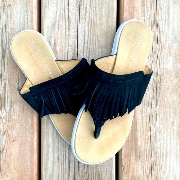 3/20$ 🛍️ Emu Australia fringe sandals - Picture 1 of 6